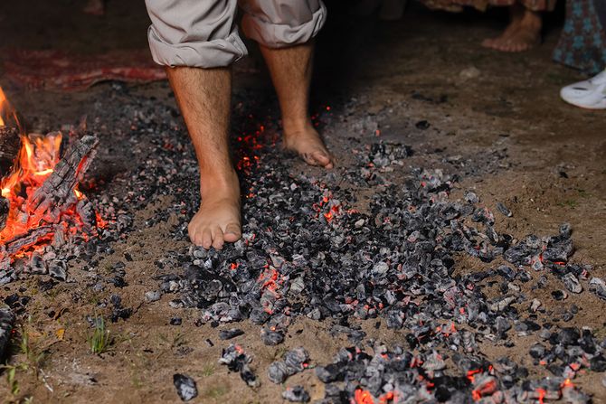 Hod po užarenom uglju Hod po užarenom uglju