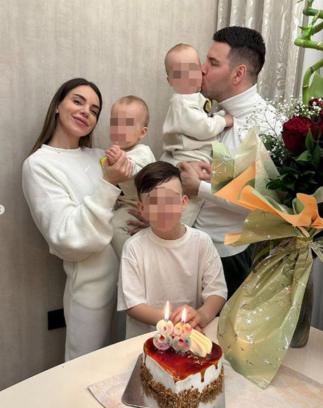 Ivana Pavković i Petar Mitić sa decom Ivana Pavković i Petar Mitić sa decom