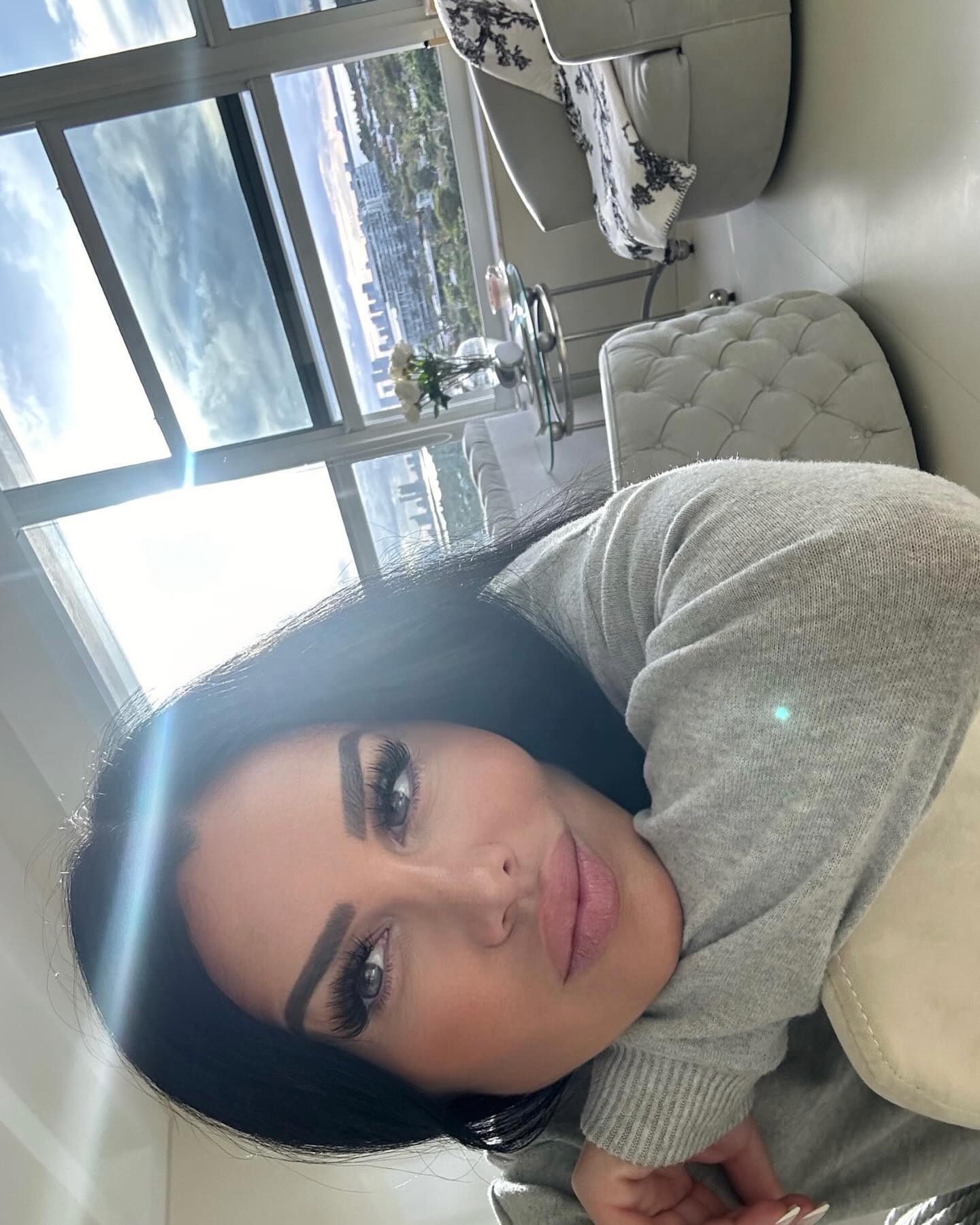 Ovako je Stanija zaradila silne pare za svoj penthaus! Na plafonu spavaće sobe ogledalo, svuda zlatni detalji