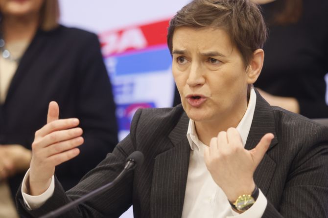 Ana Brnabić konferencija SNS aktivistkinje napadnute