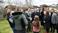 Ministar Krkobabić u poseti Aleksandrovcu: Ćosići iz Venčaca, tri ćerke i jedan sin na svom novom početku