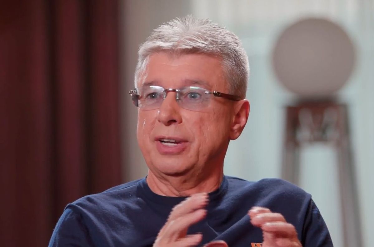 "Kukate da nemate para, a stalno pevate!" Saša Popović očitao bukvicu pevaču, pa mu pomogao kao što niko nije