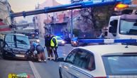 Priveden muškarac u Zemunu nakon saobraćajne nezgode: Udario četiri parkirana auta, pa pokušao da pobegne