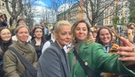 Na dan izbora u Rusiji Julija Navaljni sa demonstrantima: Pali selfiji i aplauz