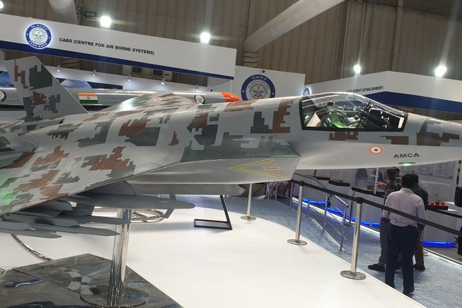 Indija AMCA avion