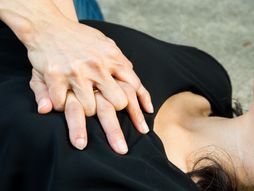 srčani udar, srčani napad, infarkt, hitna pomoć