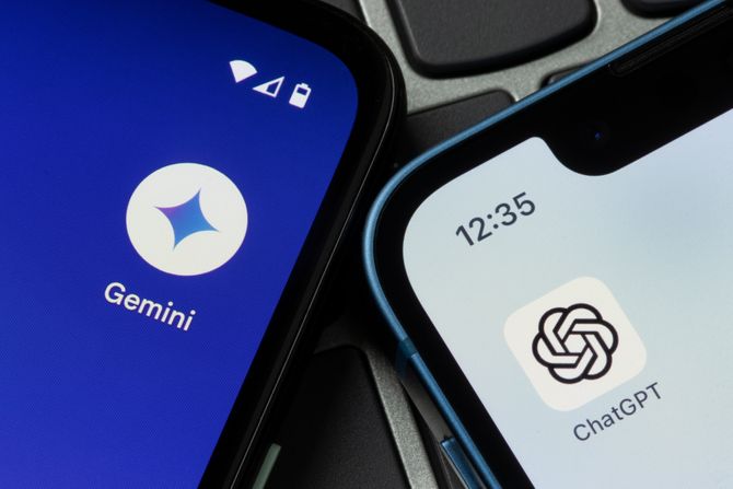 Gemini, ChatGPT, iPhone Gemini, ChatGPT, iPhone