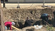 Grob sa ostacima skeleta pronađen usred centra Čačka: Šta su radnici otkrili tokom rekonstrukcije Trga