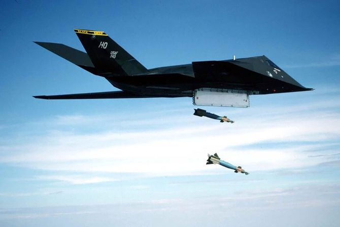 Avion F-117