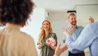 Proslavljanje Mladenaca u slavu bračne ljubavi i dugovečnosti: Danas parovi dočekuju goste uz ove običaje