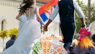 Svekrva viri u mladine cipele, gošće lakiraju kandže petlu: 6 svadbarskih običaja od kojih Srbi čak i zarade
