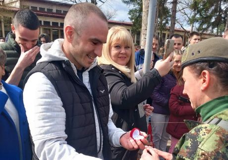 Vojska ljubav Tamaru dečko zaprosio nakon što je položila zakletvu tokom služenja dobrovoljnog vojnog roka
