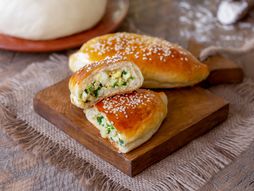 piroške, piroške sa sirom i spanaćem, doručak, pecivo, pecivo sa nadevom