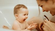 Kada je beba spremna za kupanje u kadi ili tuš-kabini? Imajte na umu sledeće savete
