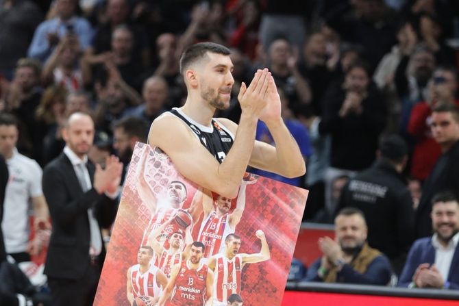 Ognjen Dobrić, Milan Dozet, KK Crvena zvezda - KK Virtus Bolonja Ognjen Dobrić, Milan Dozet, KK Crvena zvezda - KK Virtus Bolonja