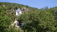 Podno Homoljskih planina nalazi se svetinja u kojoj je sahranjen otac Tadej