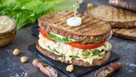 Posni "Cezar" sendvič od leblebija: Uživajte u veganskom doručku