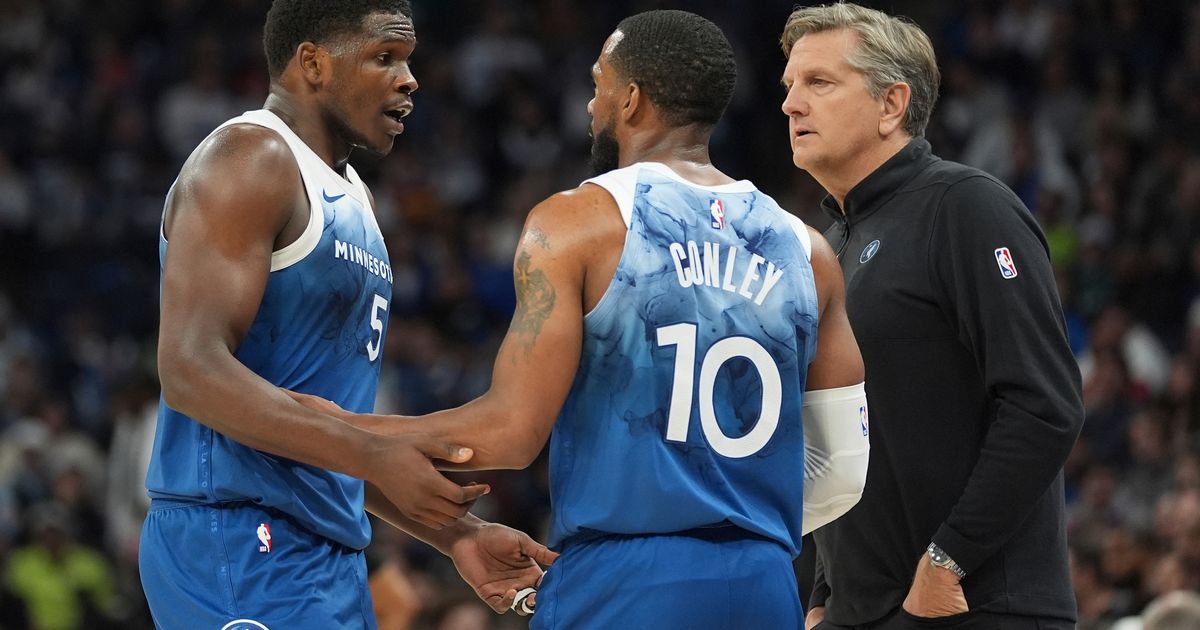 Minnesota coach complains about referees after match with Denver: "Murray had 16 free throws, Jokic did the same..."