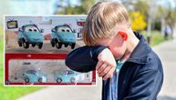 Dva autića koštaju 3.300 dinara: Stefan začuđen cifrom za koju se prodaju igračke