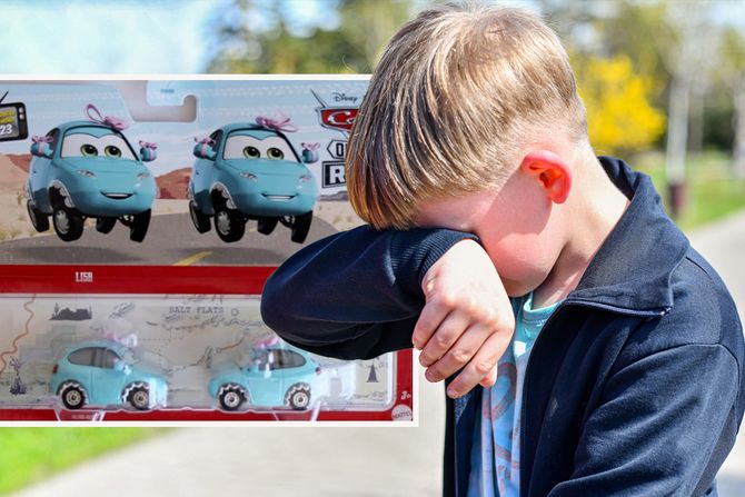 Dete place autići Dete place autići