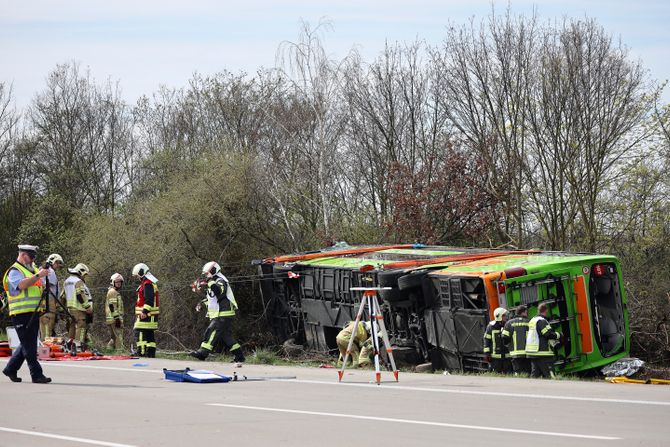 Nemačka Lajpcig prevrnuo se autobus