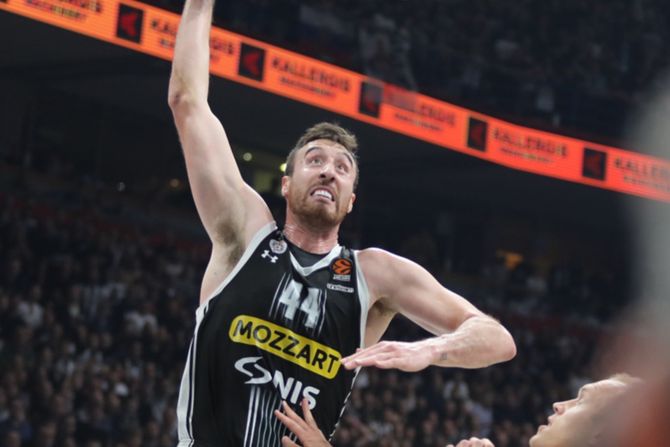 Košarka Evroliga KK Partizan KK Olimpijakos, Frenk Kaminski