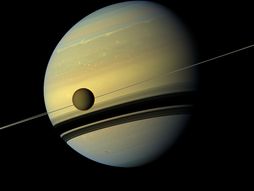 Saturn i Titan