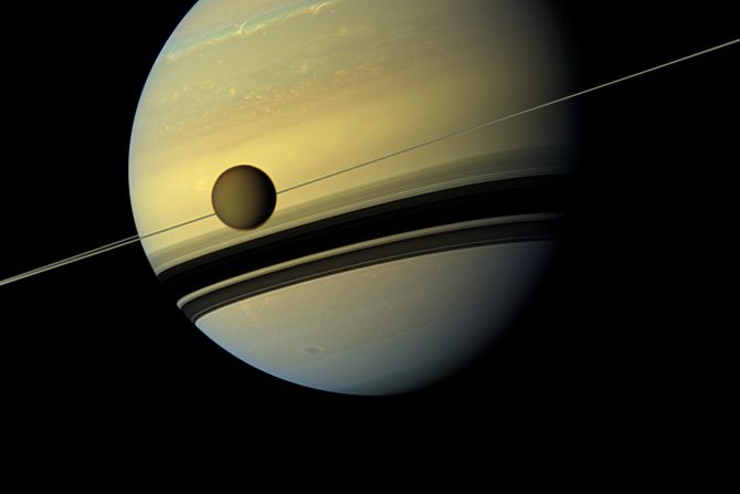 Saturn i Titan Saturn i Titan