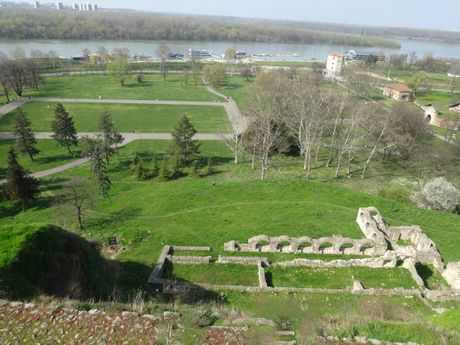 Kalemegdan, metropolija zidine