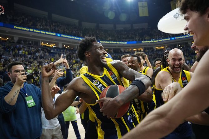 Najdžel Hejs-Dejvis, KK Fenerbahče