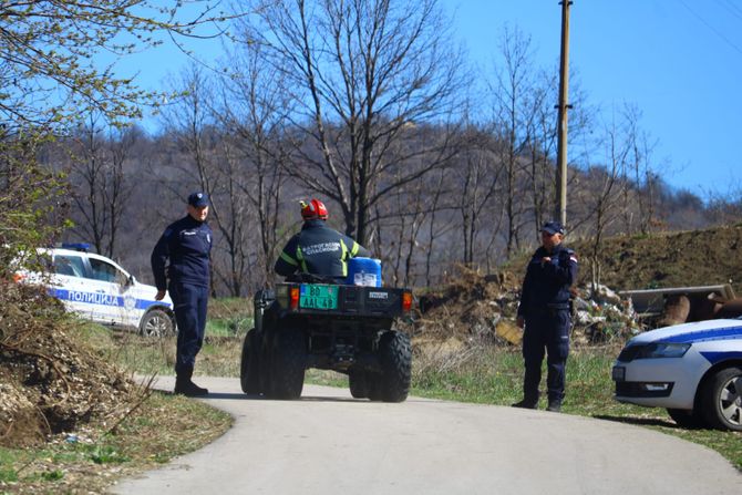 Vatrogasac na kvadu Bor Banjsko polje, nestala Danka Ilić potraga Vatrogasac na kvadu Bor Banjsko polje, nestala Danka Ilić potraga