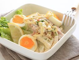 obrok salata kuvana jaja