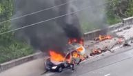 Vatra progutala automobil na Julinom brdu: Iza sebe ostavio trag plamena