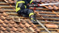 Požar u Gložanu: Goreli pomoćni objekti