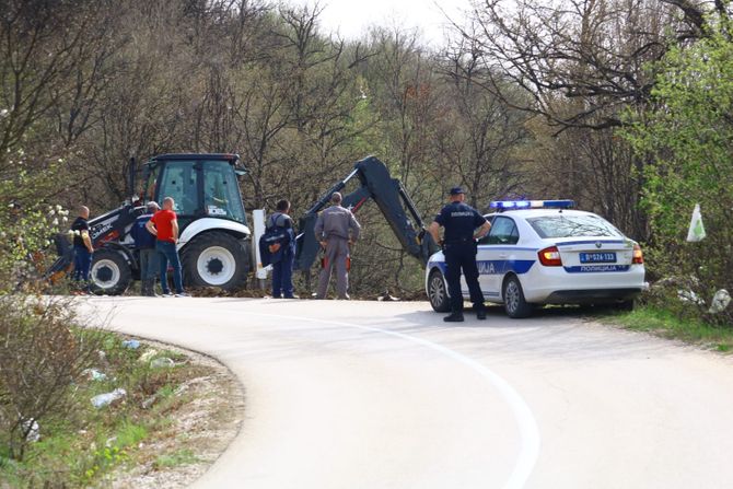 Deponija, Banjsko polje, pretraga