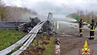 Srbin u "Ferariju" se zakucao u zaštitnu ogradu, vozilo se prepolovilo i buknulo u plamen: Poginuo sa devojkom