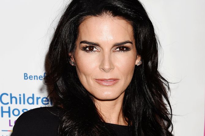 Endži Harmon Angie Harmon