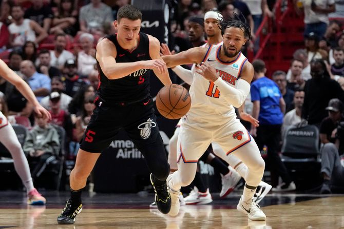 Nikola Jović - Džejlen Branson Nikola Jović - Džejlen Branson