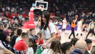 Jelisaveta se pojavila u Areni, došla da bodri Teodosića! Nije sama, a primetili smo još jedan detalj