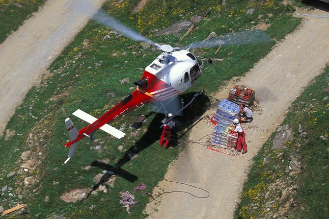 AIR GLACIERS Helikopteri Švajcarska