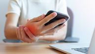 Da li vaš pametni telefon utiče na vaš mali prst, palac, vrat ili lakat: Niste jedini