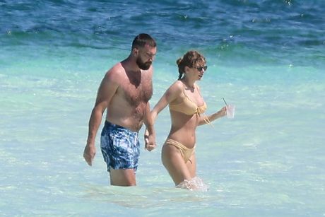 Tejlor Svift i Trevis Kelsi, Taylor Swift Travis Kelce Tejlor Svift i Trevis Kelsi, Taylor Swift Travis Kelce
