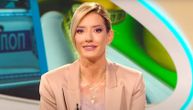 Jovana u miniću započela novu televizijsku sezonu: Na dugim, izvajanim nogama bi joj pozavidela svaka žena