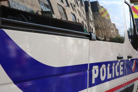 Francuska policija, Policajci u Francuskoj Parrizu