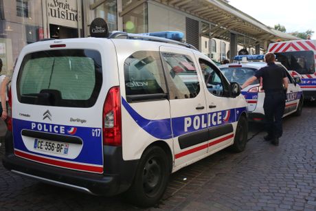 Francuska policija, Policajci u Francuskoj Parrizu