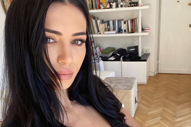 Andreea Sasu Andreea Sasu