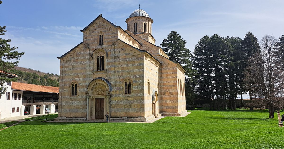 Zamenik komandanta Komande združenih snaga NATO na KiM sa Barduanijem posetio Visoke Dečane