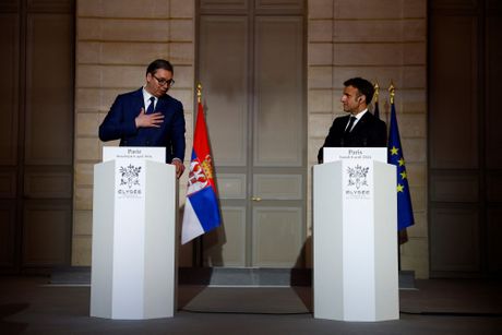 Pariz Aleksandar Vučić i Emanuel Makron