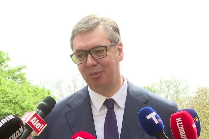 Aleksandar Vučić, Pariz