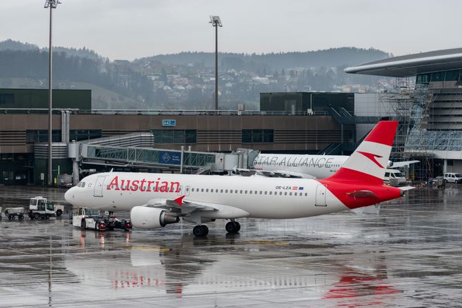 Airlines Airbus A320-214